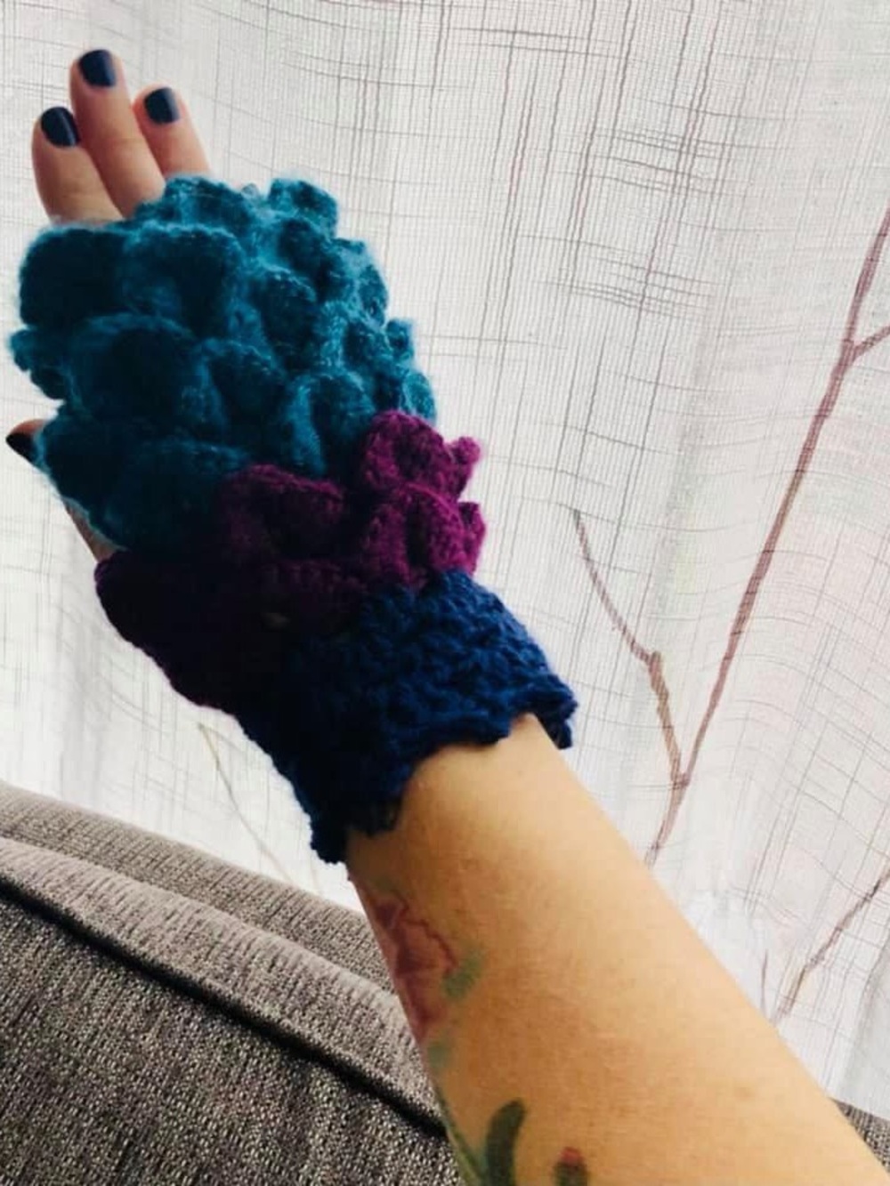 Handmade Teal, Purple & Navy Crocheted Dragon 🐉 stitch Fingerless Gloves